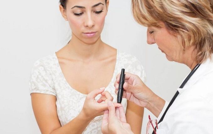 İnsülin reçete etmeden önce doktor kan şekeri testi yapar